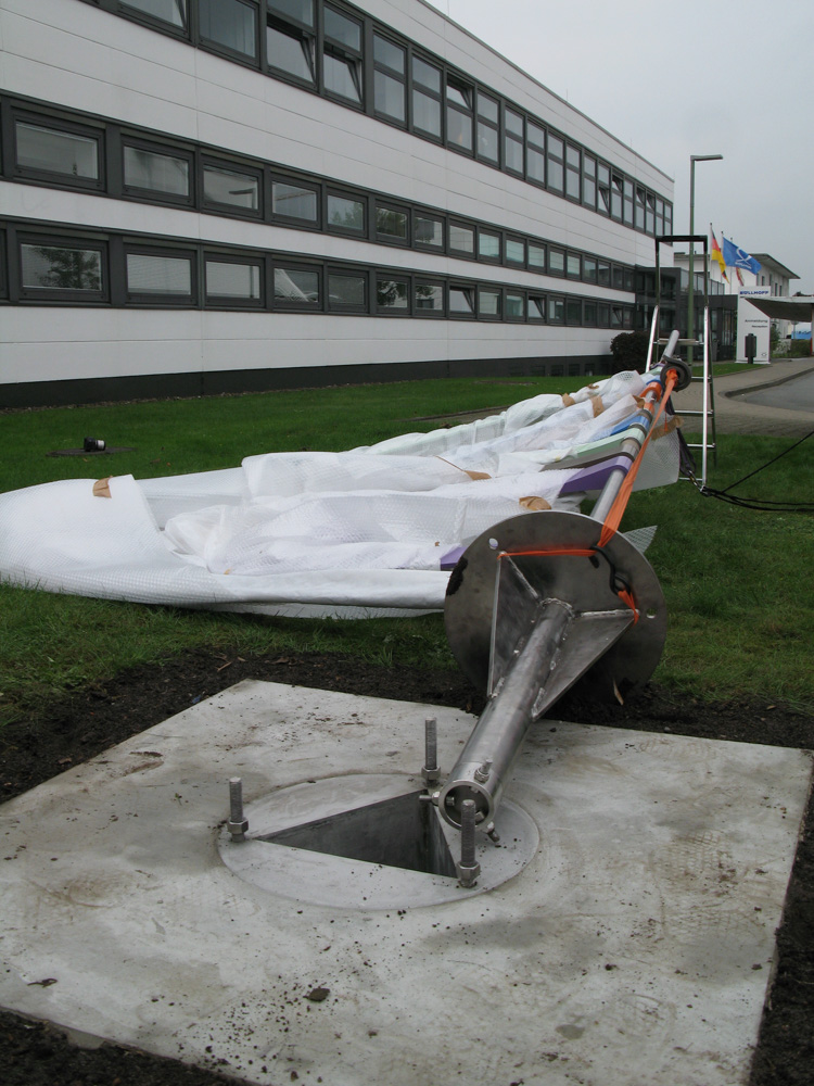 Windspiel Parabel (Aluminium, Stahl) für Jörn Grothkopp, 2014